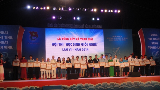 Trường Trung cấp Bách Khoa Sài Gòn đạt thành tích nổi bật tại Hội thi Học sinh giỏi Nghề Thành phố Hồ Chí Minh năm 2014