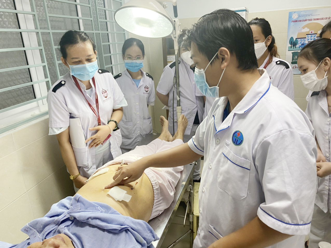 Sinh viên Trường Bách Khoa Sài Gòn thực tập tại bệnh viện