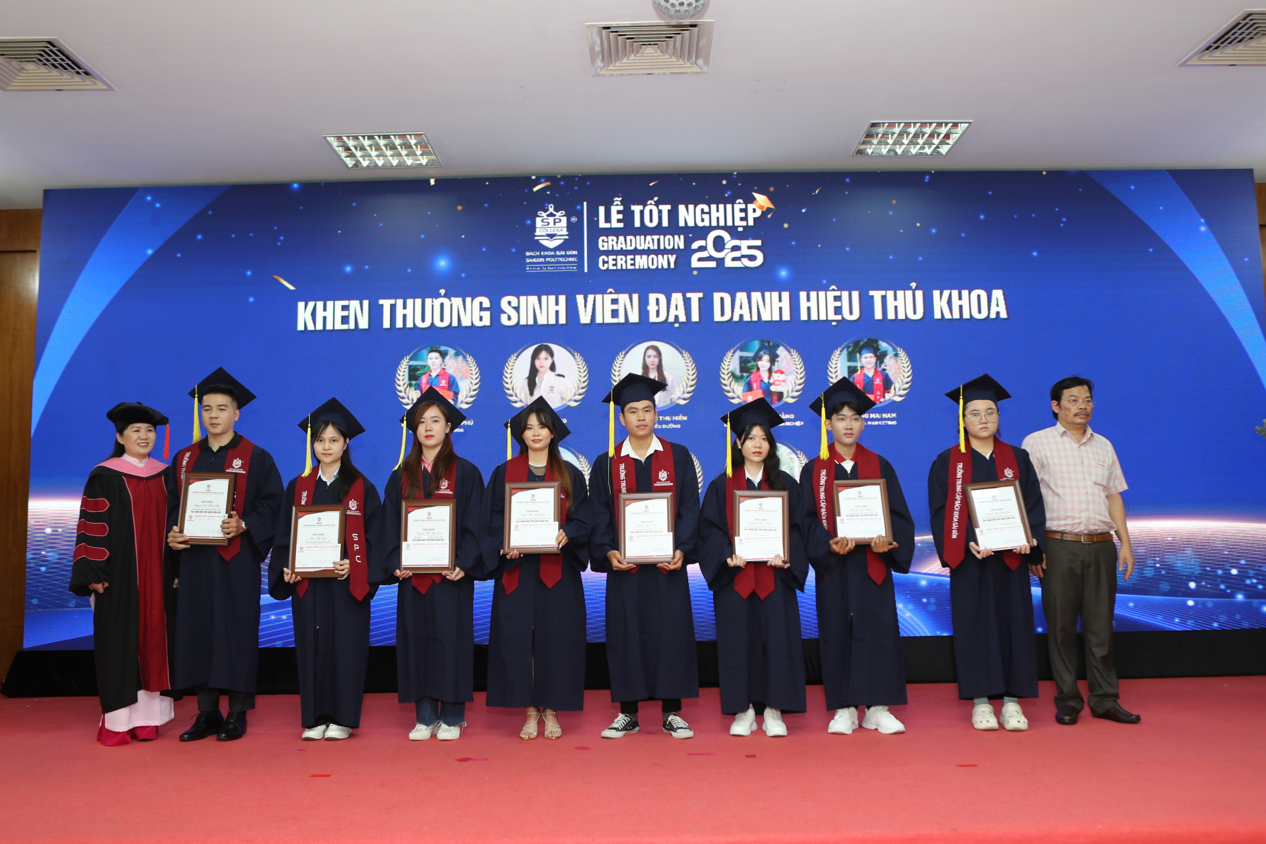 Trao thuong thu khoa scaled